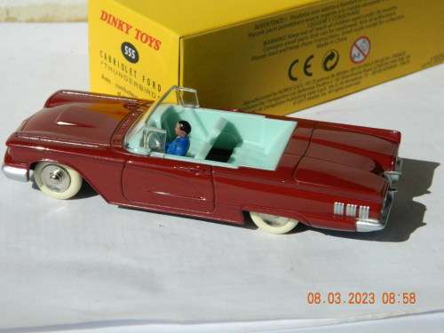 DINKY TOYS  - DE AGOSTINI  -  555  -   CABRIOLET FORD `THUNDERBIRD`