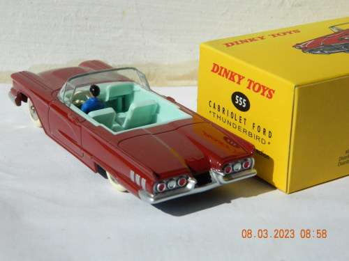 DINKY TOYS  - DE AGOSTINI  -  555  -   CABRIOLET FORD `THUNDERBIRD`