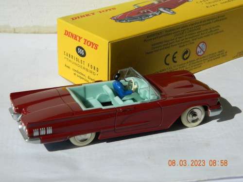 DINKY TOYS  - DE AGOSTINI  -  555  -   CABRIOLET FORD `THUNDERBIRD`