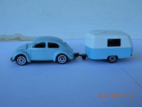 MAJORETTE  -   VOLKSWAGEN BEETLE WITH CARAVAN