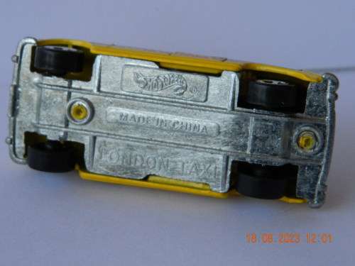 HOTWHEELS -  LONDON TAXI