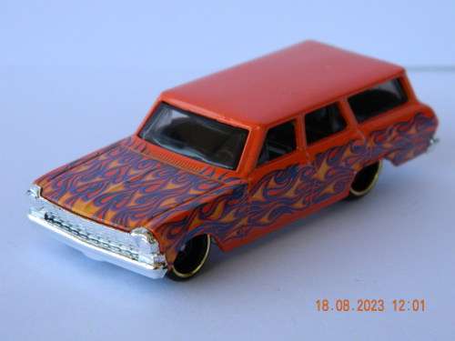 HOTWHEELS -  TM GM STATION WAGON