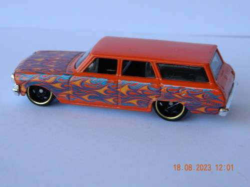 HOTWHEELS -  TM GM STATION WAGON