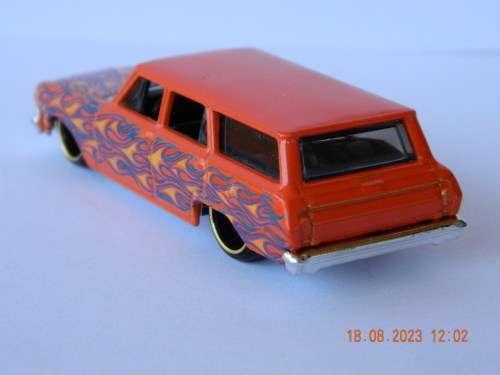 HOTWHEELS -  TM GM STATION WAGON