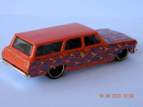 HOTWHEELS -  TM GM STATION WAGON