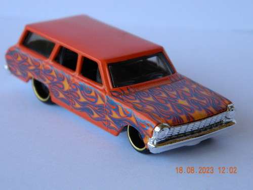 HOTWHEELS -  TM GM STATION WAGON
