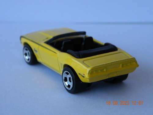 HOTWHEELS -  CAMARO  69