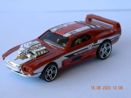 HOTWHEELS -  RIVETED