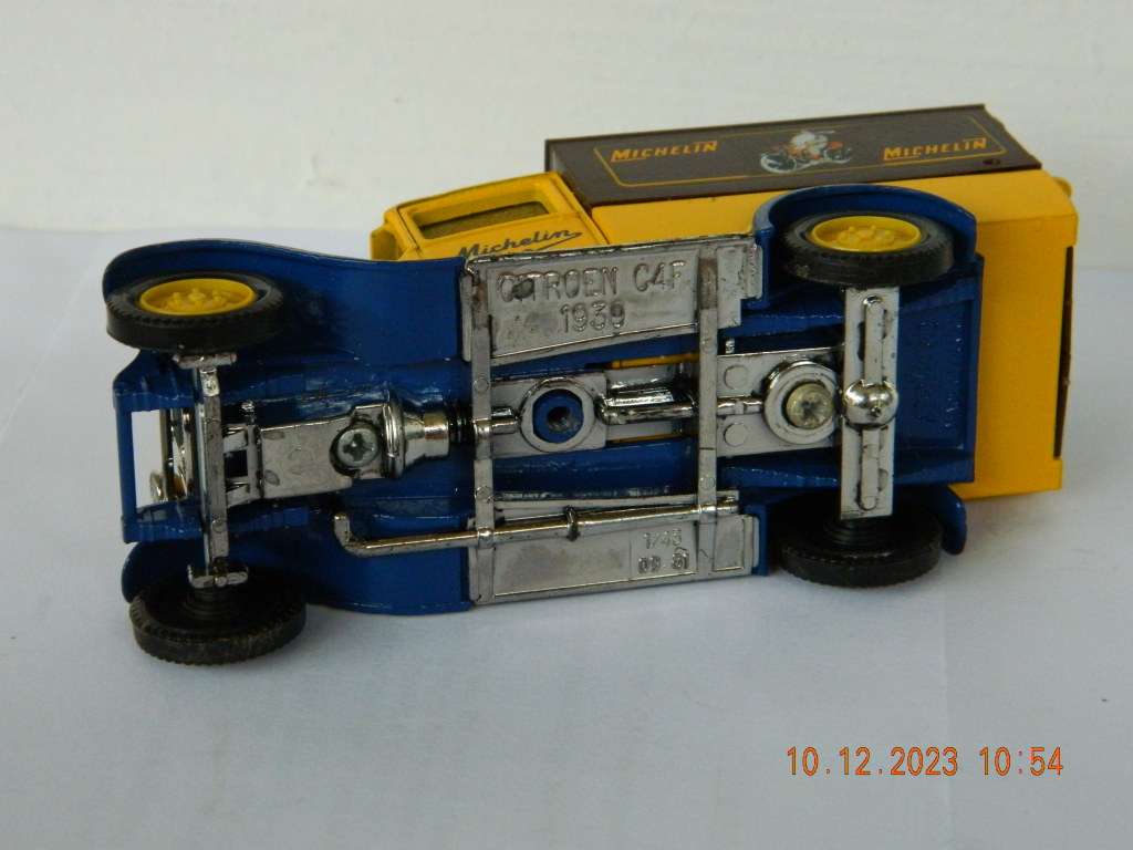 SOLIDO -  1930 -  CITROEN C4F TRUCK (MICHELIN)