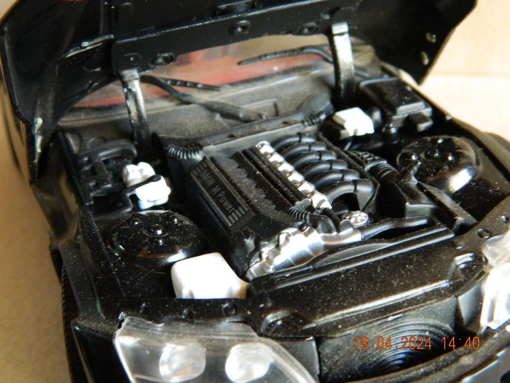 UT MODELS  -   -  BMW   M  ROADSTER  - 1/18 SCALE