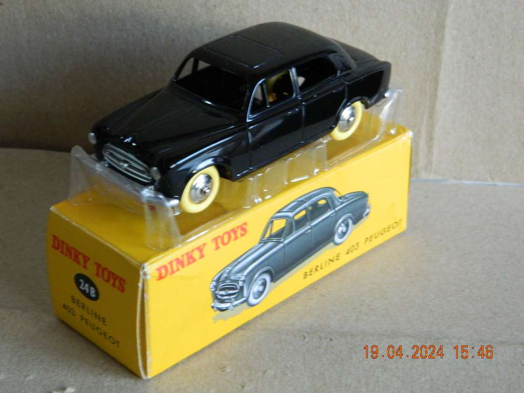 DEAGOSTINI DINKY TOYS  -  24B  -  BERLINE 403 PEUGEOT