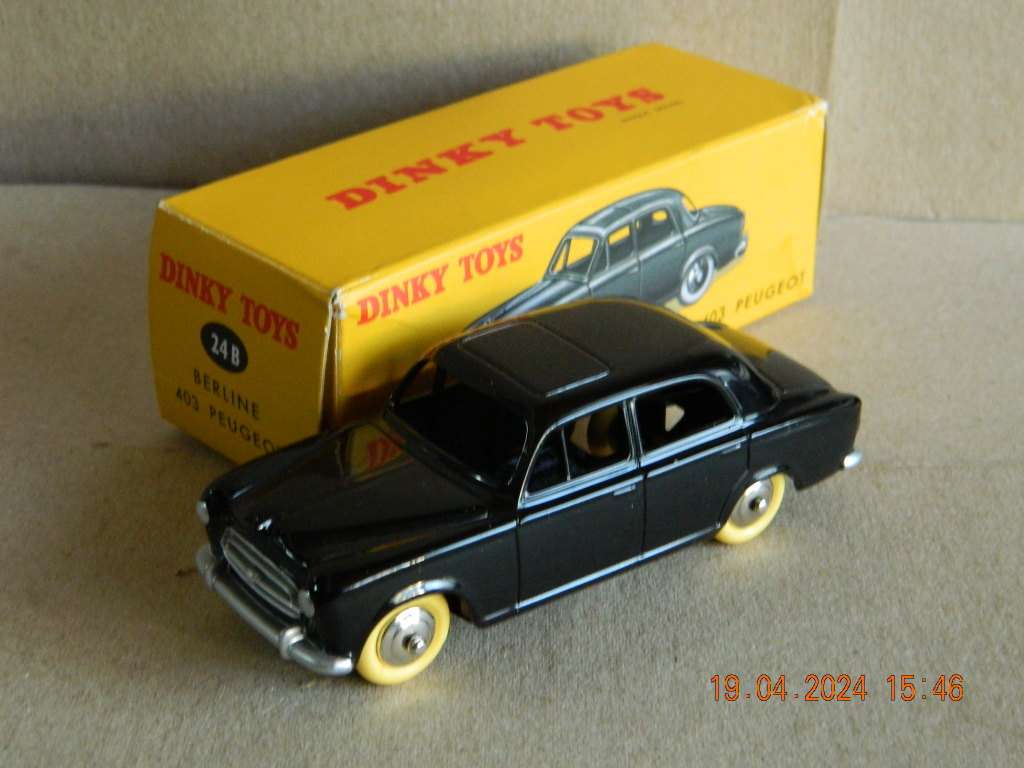 DEAGOSTINI DINKY TOYS  -  24B  -  BERLINE 403 PEUGEOT