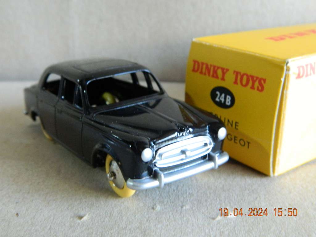 DEAGOSTINI DINKY TOYS  -  24B  -  BERLINE 403 PEUGEOT
