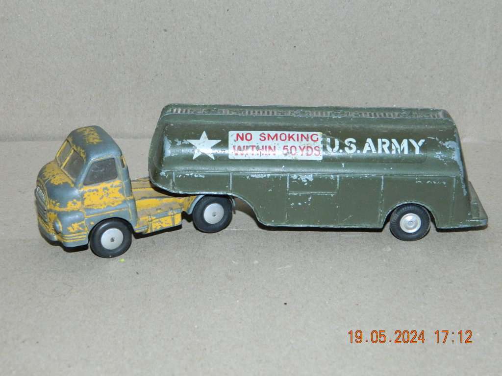 CORGI TOYS  -   1134 -  BIG BEDFORD - MILITARY TANKER