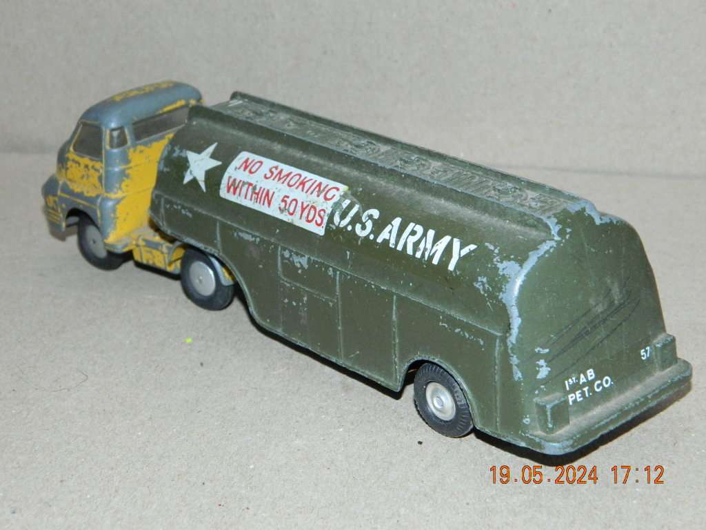 CORGI TOYS  -   1134 -  BIG BEDFORD - MILITARY TANKER