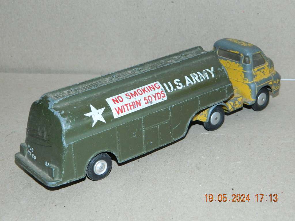 CORGI TOYS  -   1134 -  BIG BEDFORD - MILITARY TANKER
