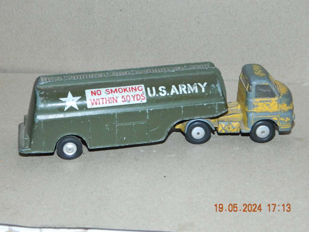 CORGI TOYS  -   1134 -  BIG BEDFORD - MILITARY TANKER
