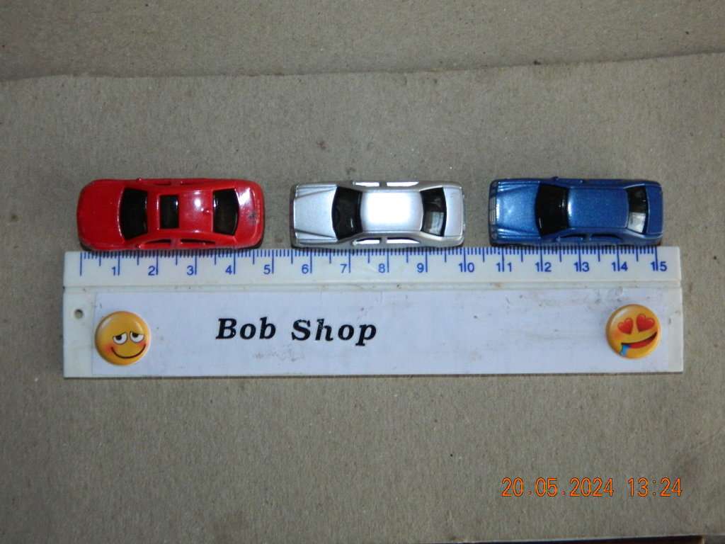 HO -  TRAIN SET ACCESSORIES - 10 MIXED CARS