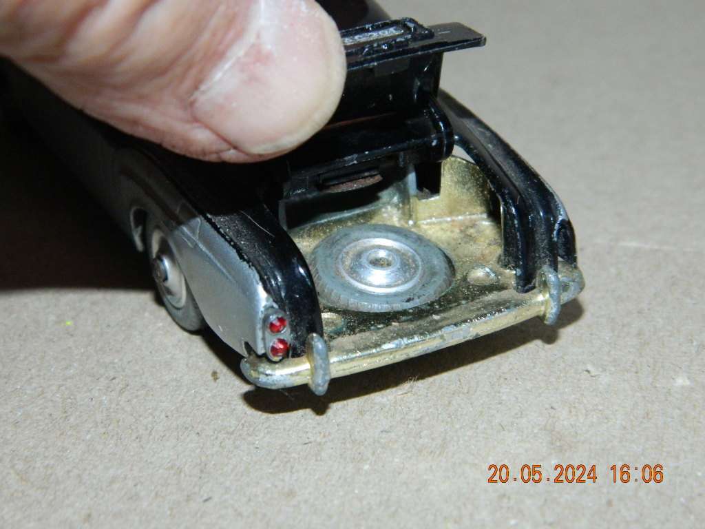 CORGI TOYS -  224   -   BENTLEY CONTINENTAL SPORTS SALOON