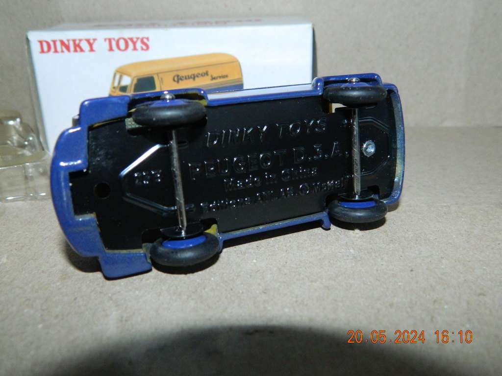 DEAGOSTINI DINKY TOYS  -  25B  -  FOURGO`N TOLE PEUGEOT