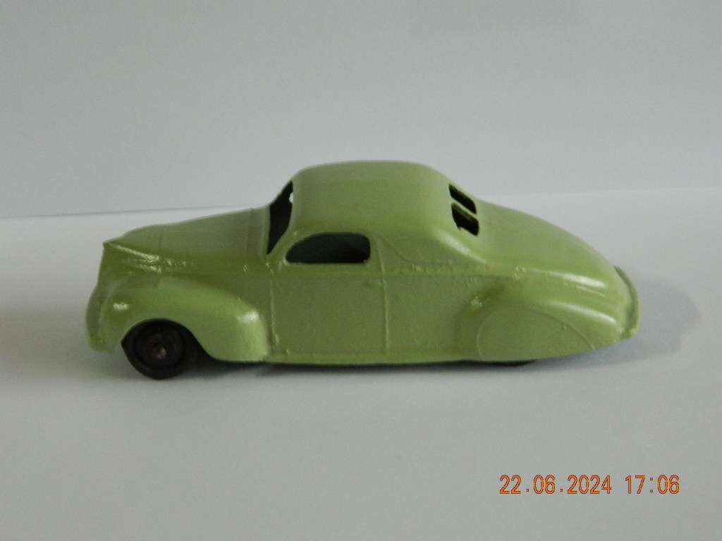 DINKY TOYS  -  39 c  -   LINCOLN ZEPHYR COUPE