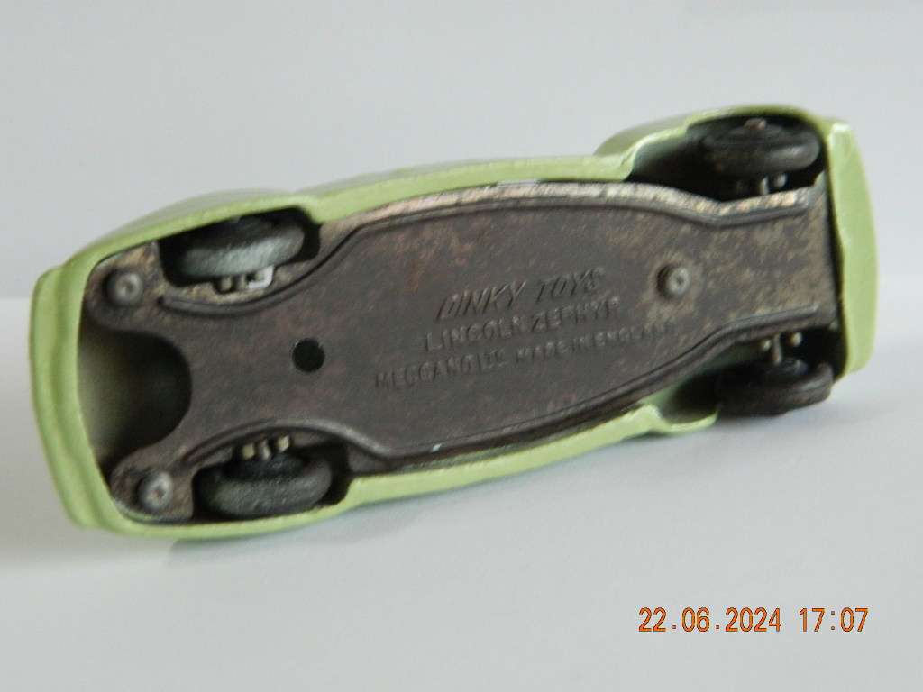 DINKY TOYS  -  39 c  -   LINCOLN ZEPHYR COUPE