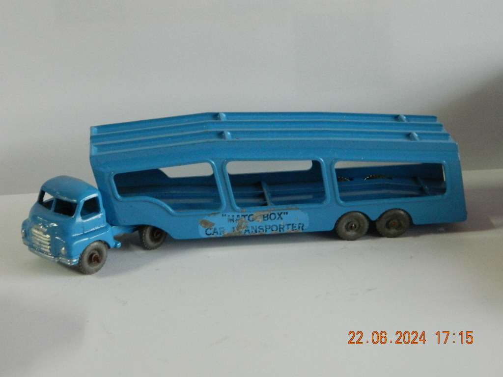 MATCHBOX  - NO.2  -  ACCESSORY PACK  - CAR TRANSPORTER