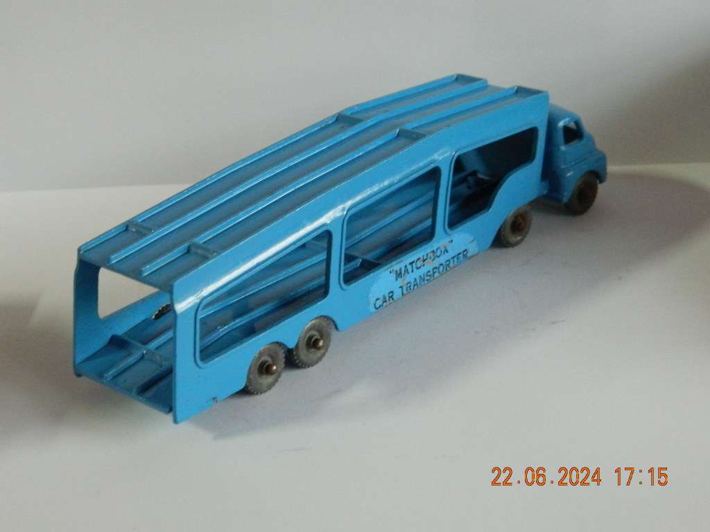 MATCHBOX  - NO.2  -  ACCESSORY PACK  - CAR TRANSPORTER