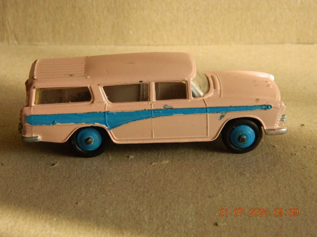 DINKY TOYS  -  173  -   NASH RAMBLER STATION WAGON