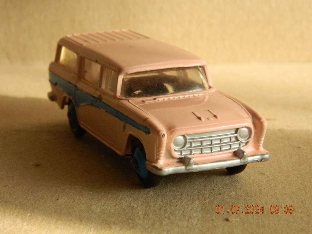 DINKY TOYS  -  173  -   NASH RAMBLER STATION WAGON