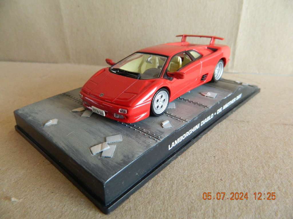 UNIVERSAL HOBBIES -  JAMES BOND 007 -  LAMBORGHINI DIABLO  - DIE ANOTHER DAY