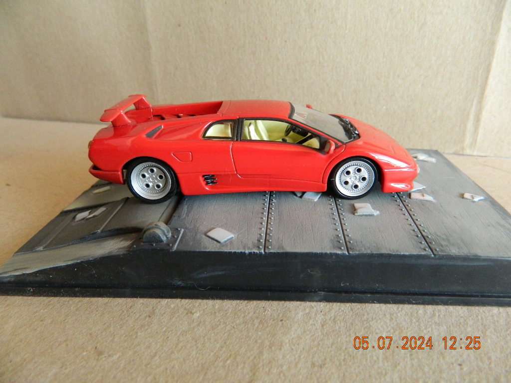 UNIVERSAL HOBBIES -  JAMES BOND 007 -  LAMBORGHINI DIABLO  - DIE ANOTHER DAY