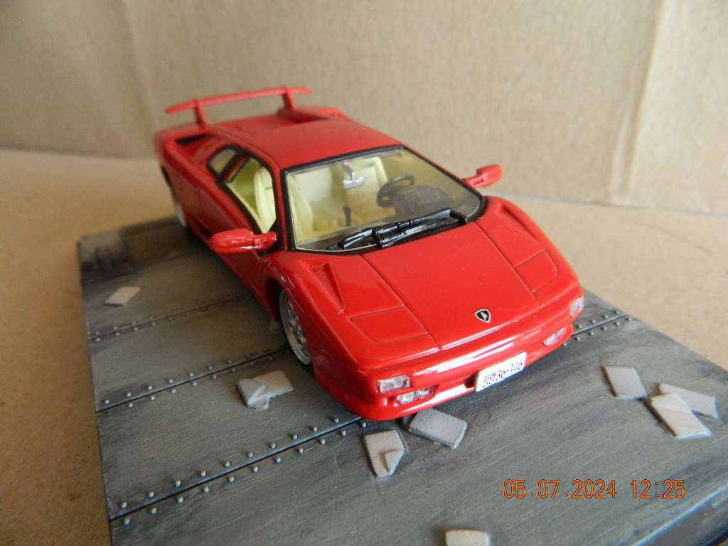 UNIVERSAL HOBBIES -  JAMES BOND 007 -  LAMBORGHINI DIABLO  - DIE ANOTHER DAY