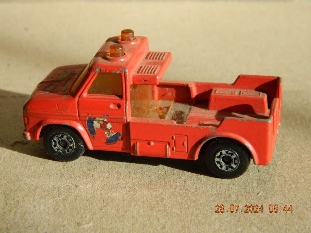 MATCHBOX SUPERFAST - 61 -   WRECK TRUCK