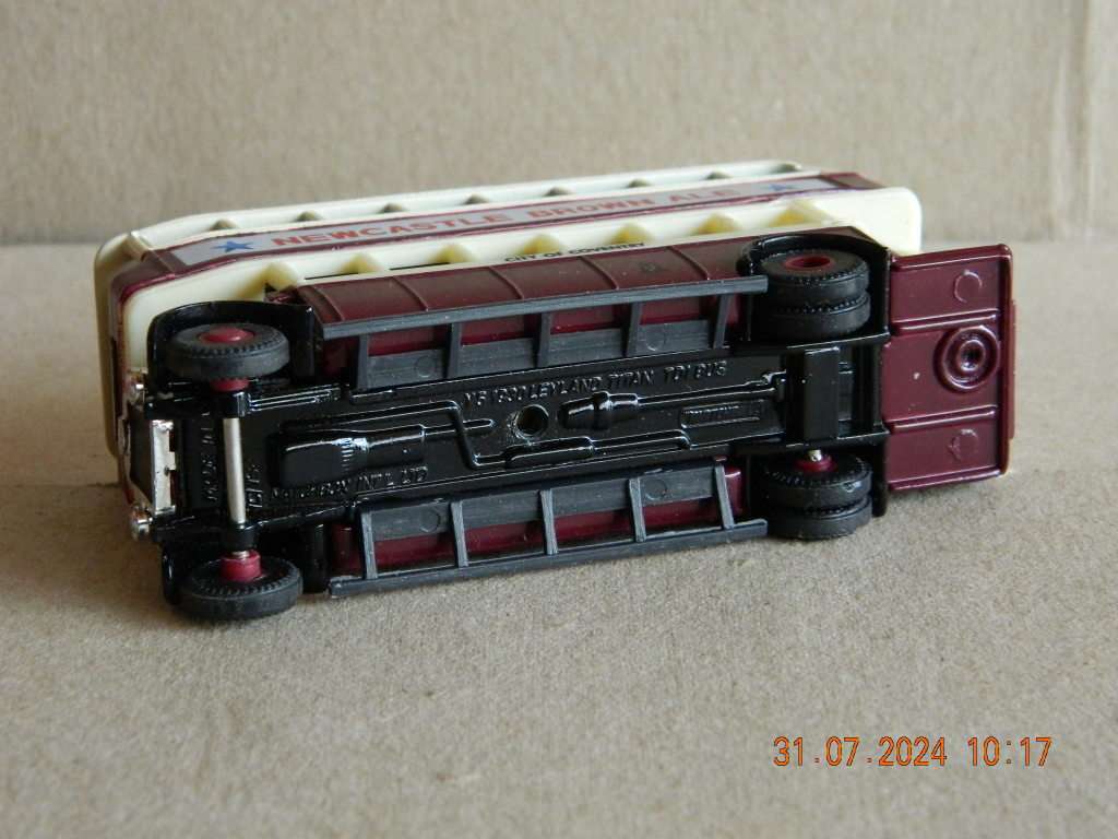 MATCHBOX   -  Y5  -  1930 - LEYLAND TITAN TDI BUS