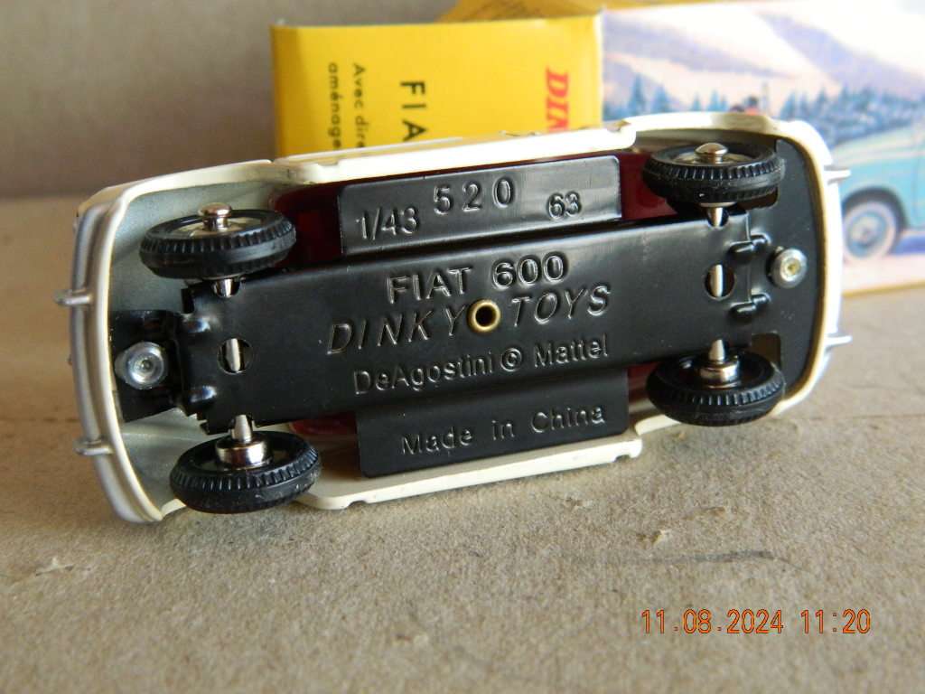 DINKY TOYS  -  520  -   FIAT 600D - NOREV MODEL
