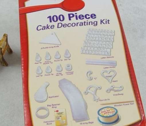 New 100 Piece Cake Deorating Kit - Become a pro cake decorater