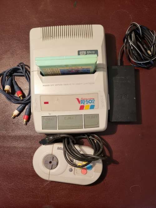 Micro Genius IQ 502 Famicom Clone.