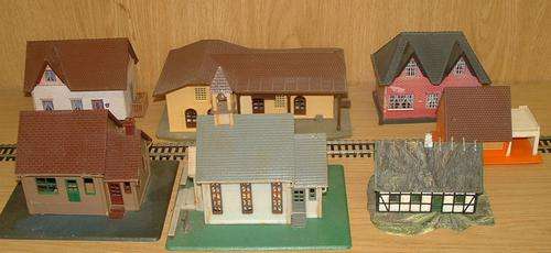 7 x HO 1/87 Scale Buildings