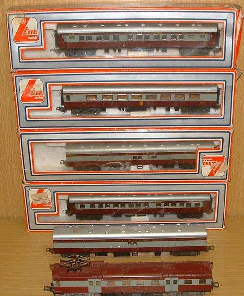 Lima HO 1/87 Scale Engine + 5 Coaches