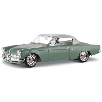 Maisto 1/18 1953 Studebaker Starliner - Special Edition