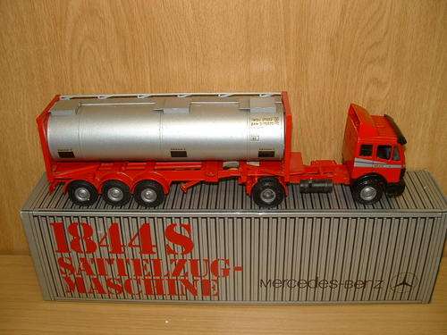 NZG 1/43 Mercedes-Benz 1844S Sattelzug-Machine
