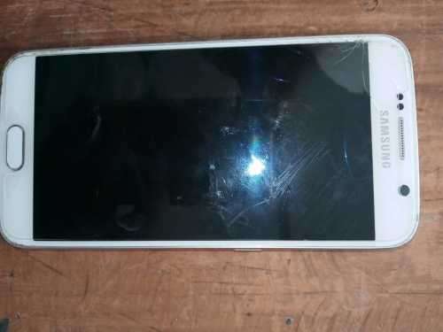 Samsung Galaxy S6 screen cracked