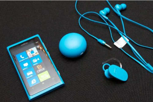 Nokia Lumia 800 - 16GB - Blue (Unlocked) Smartphone