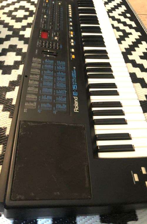 Roland E-15 Synthesizer Keyboard and Yamaha FC4 pedal