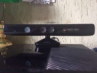 XBOX 360 WITH KINECT