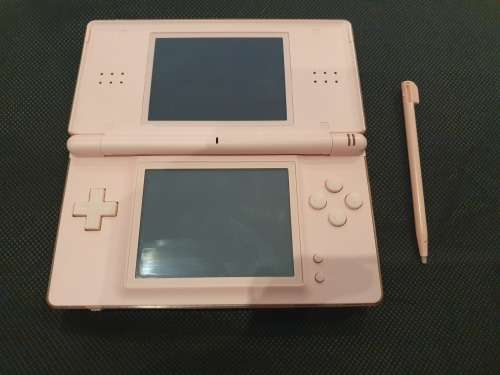 Nintendo DS Lite