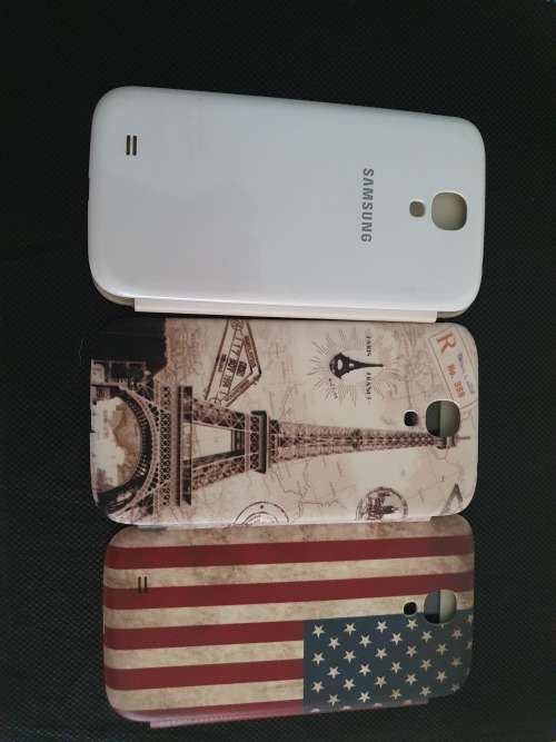 Samsung Galaxy S4 Phone 32GB with covers