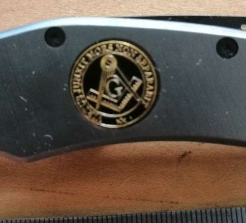 FREE MASON DESIGN POCKET FLICK KNIFE