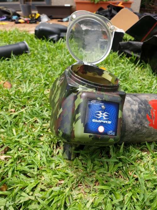 BT TM 15 LE Full Electronic gun (speed ball) & Halo Too Hoppers & Guerilla Air tank & Vest Plus